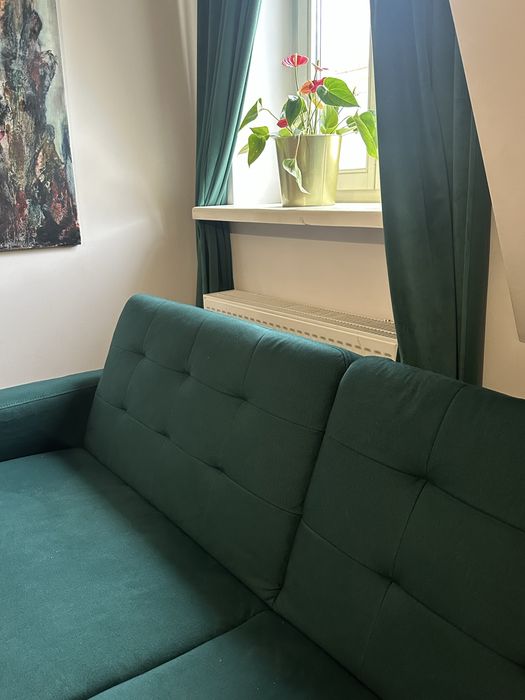 Zestaw welurowy - rozkladana sofa+2 pufy+3 pary zasłon