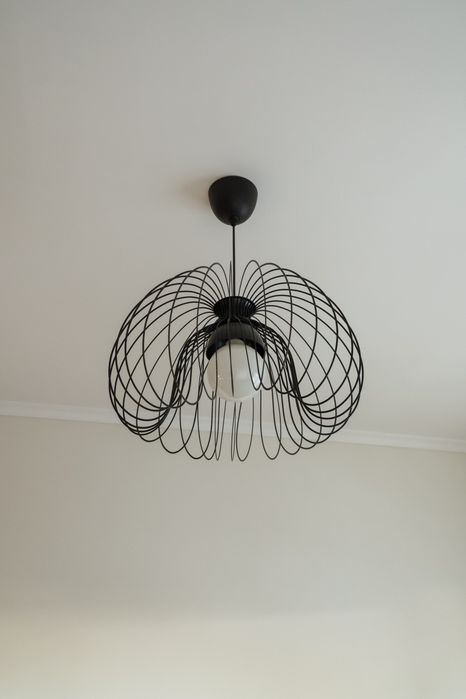 Candeeiro de teto suspenso preto – design moderno/industrial