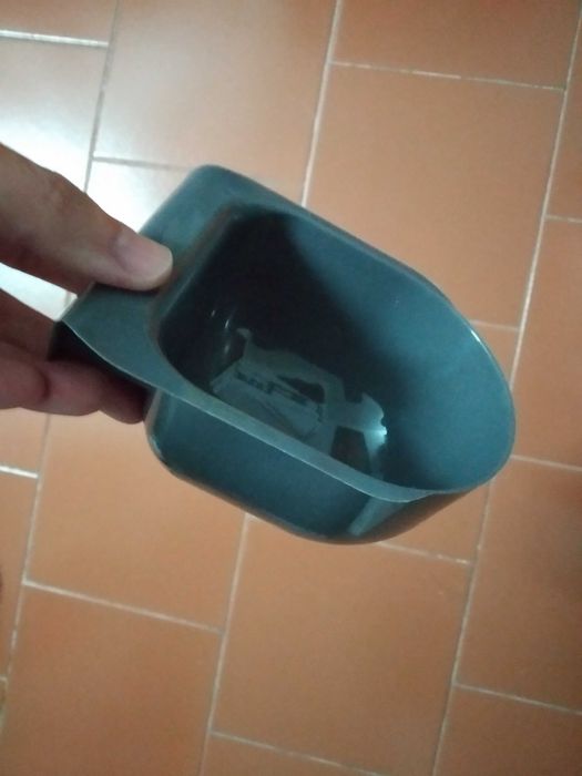 Caixa para ração para cães e gatos