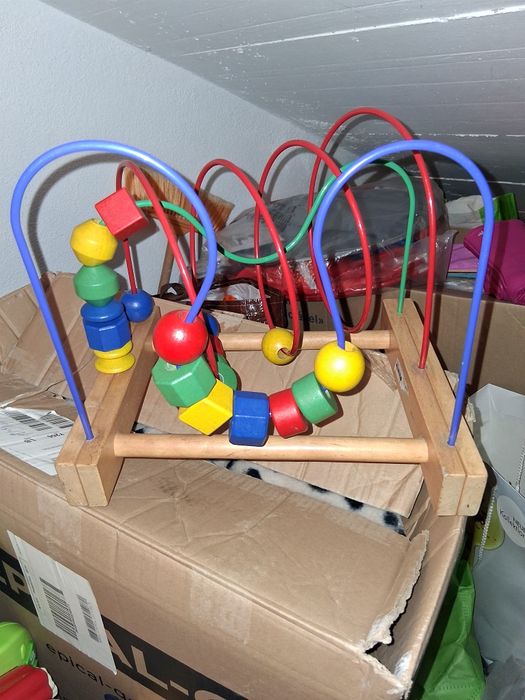 Brinquedo didatico para bebé. Para entreter e aprender