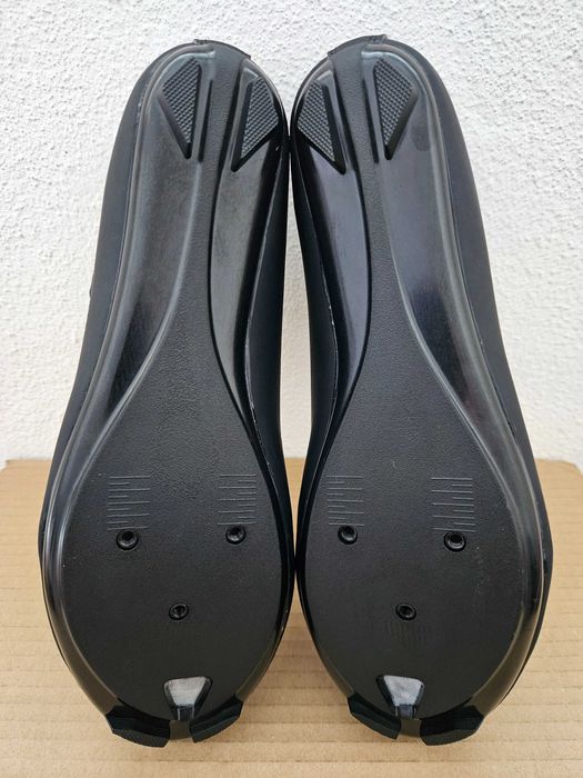 Sapatos de ciclismo AGU nº40, 42, 43, 44 e 46 c/Travessas (Novos)