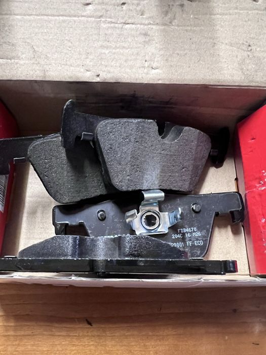 Calços com respetivo sensor para BMW série 1 e 3 modelos na última foto
