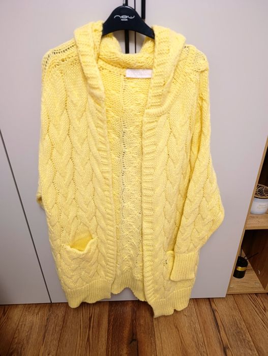 Продається жовтий в'язаний кардиган(Італія)