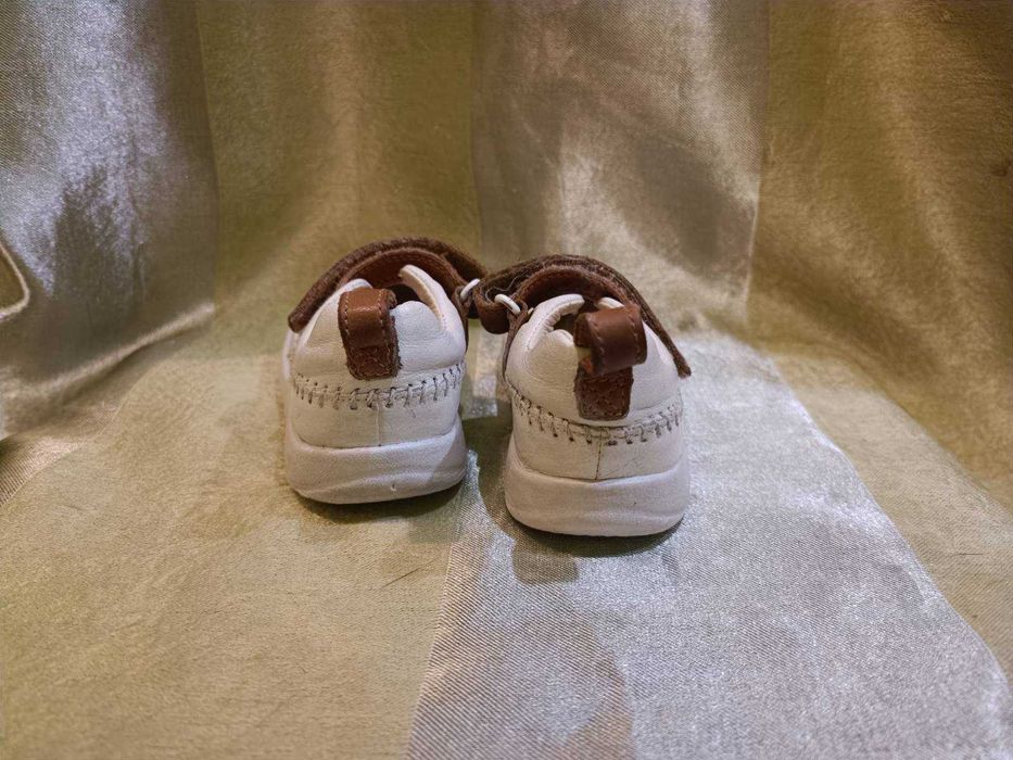 Детские кожаные балетки Clarks