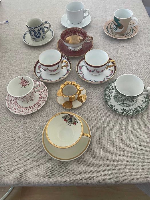 Lote 10 chávenas porcelana