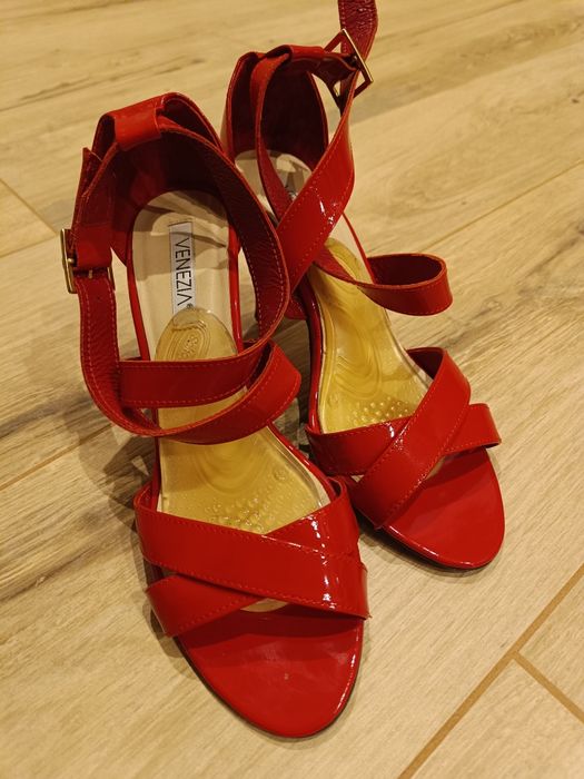 Szpilki Venezia kolor czerwony rozmiar 37