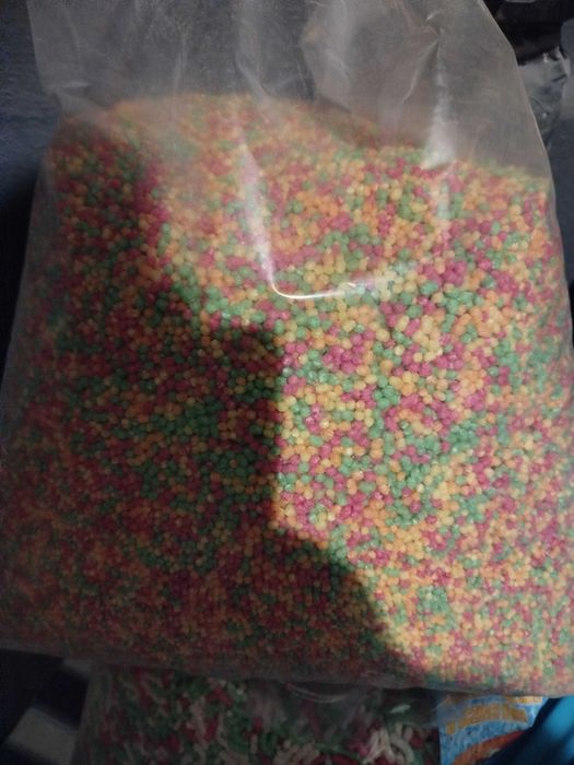 Sprzedam pokarm dla ryb do oczka wodnego