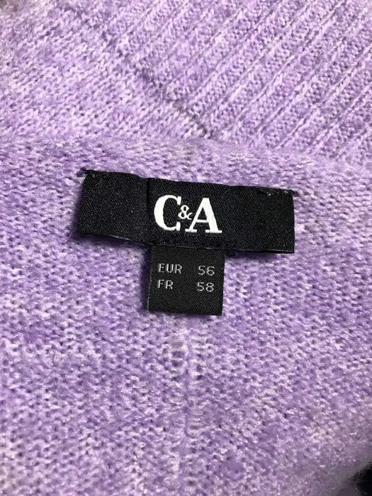 Джемпер оверсайз з V-подібною горловиною на 62-66 розмір