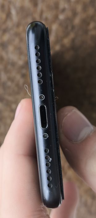 Iphone Se 2020 (2-е покоління) 64 Гб в хорошому стані