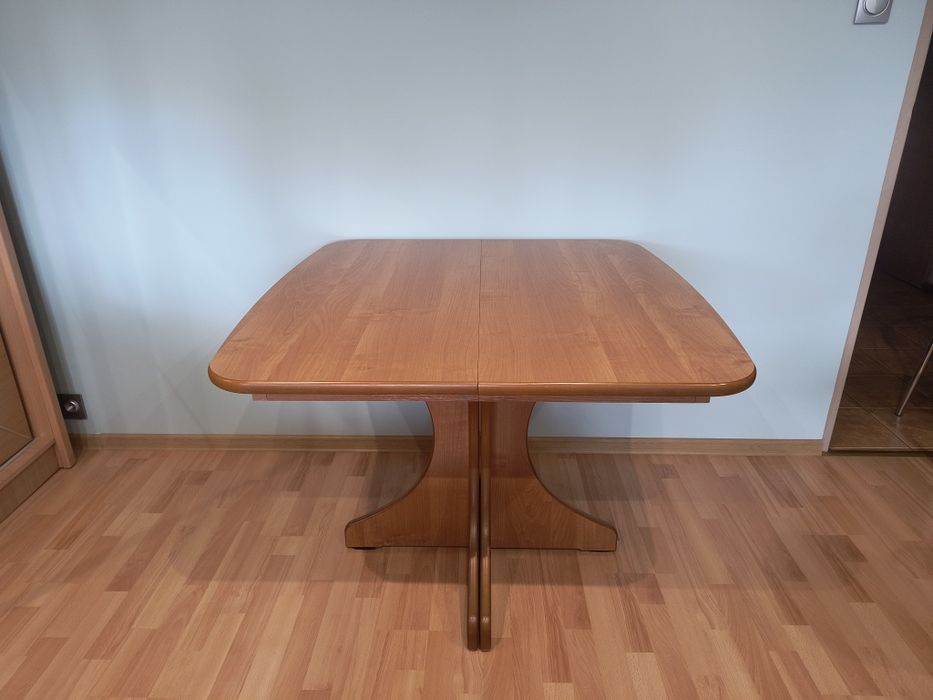 Sprzedam stół i krzesła