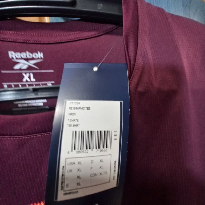 Жіноча спортивна футболка Reebok ,розмір хл