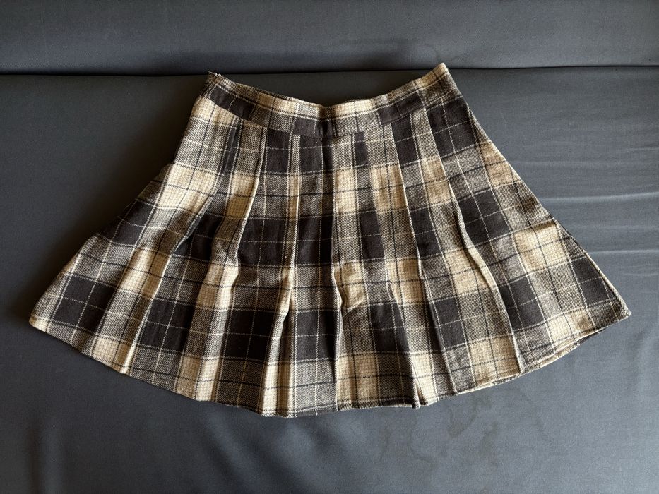 Brązowa spodniczka w kratkę