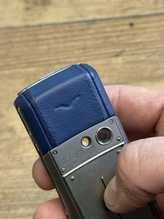 Vertu Ascent T.I оригінал в гарному стані