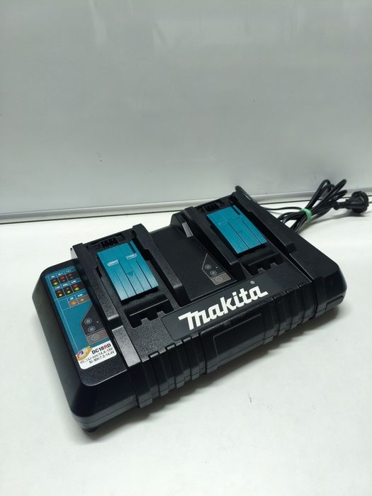 Makita DC18RD, Ładowarka dwuportowa 18v
