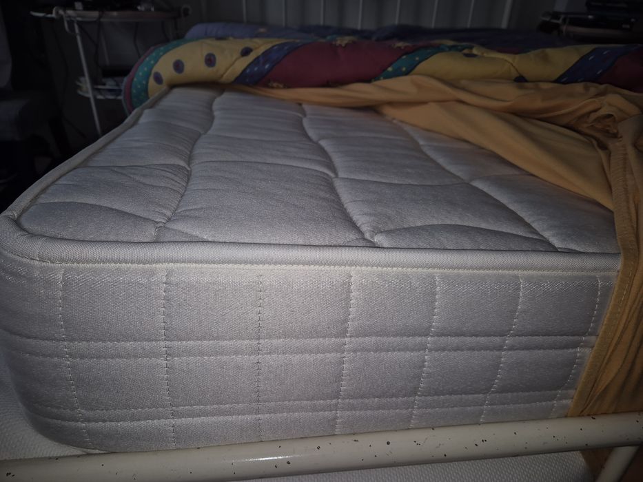 Double bed with mattress64751812102786123