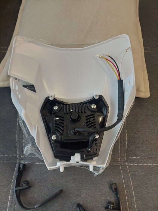Farol JFG RACING para Moto KTM