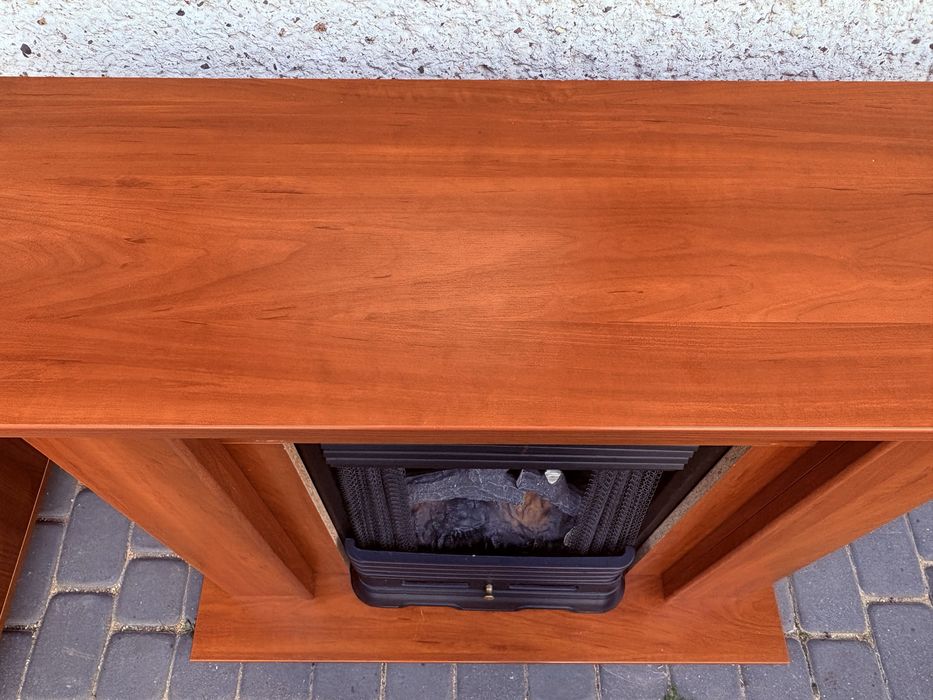 Drewniany kominek elektryczny