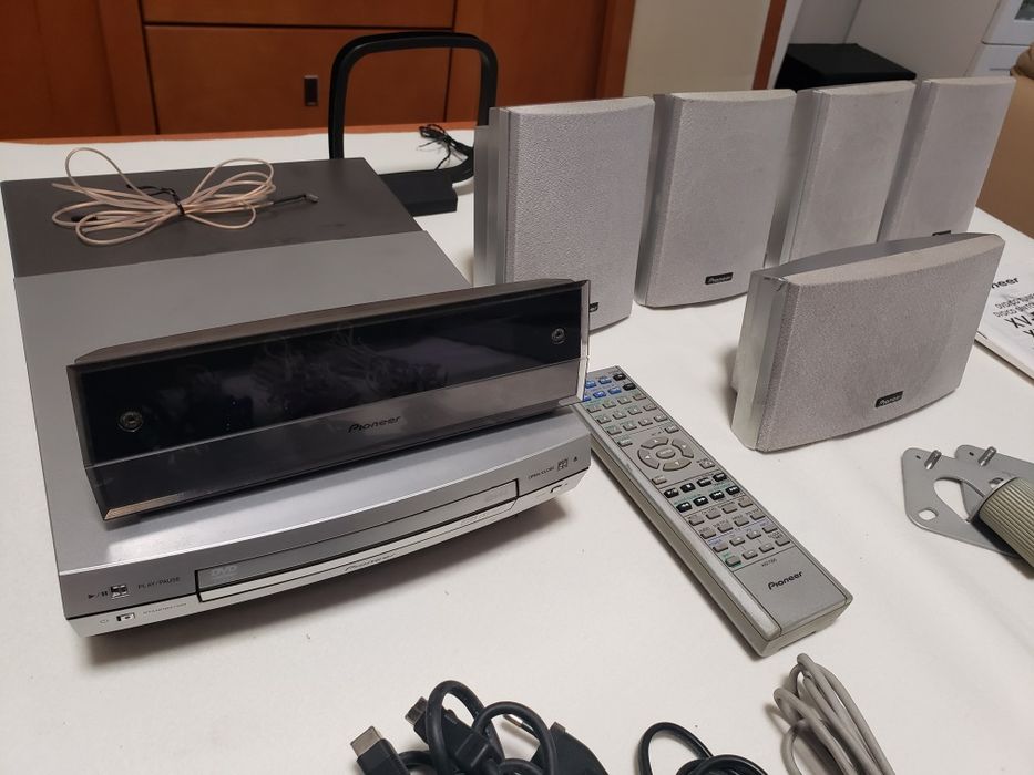 Sistema de som da PHILIPS com dolby surround, completo.