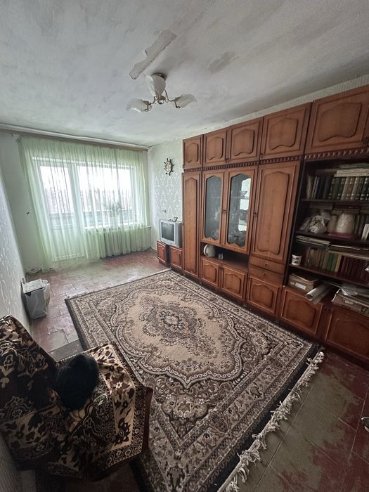 Продам двухкомнатную квартиру по ул. Марата.