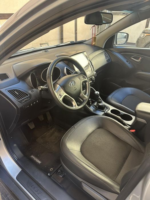 Продам Hyundai ax35