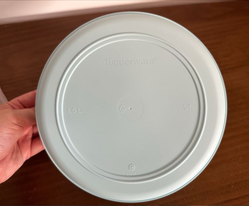 Caixa 1.5L Tupperware Nova
