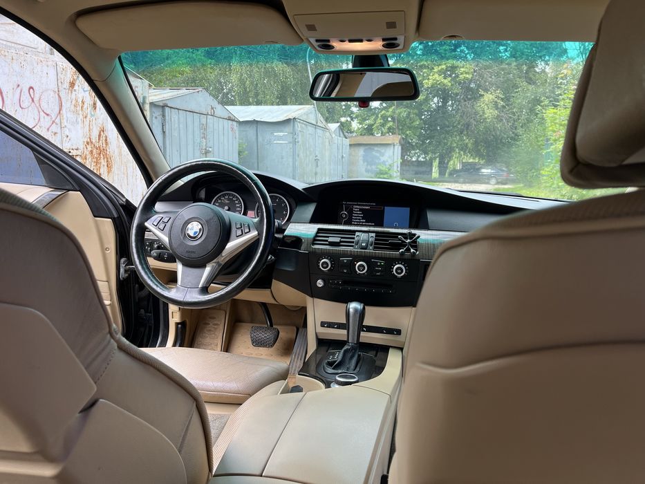 Продаю BMW E60 2003