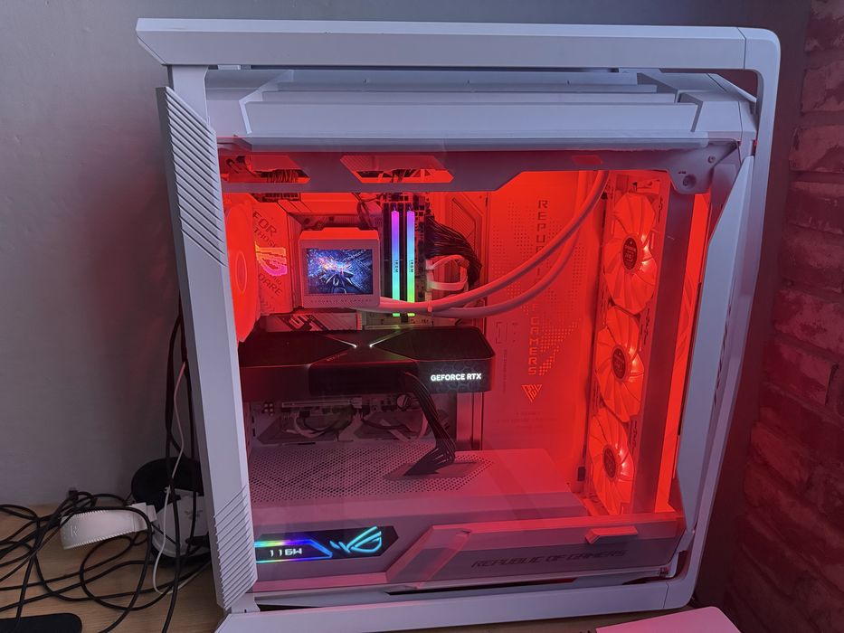 Komputer pc gaming Ryzen 7 9800x3d / rtx 5080 /ram 64 gb 6000 mhz/ ssd 2tb + 256 gb /win11 pro