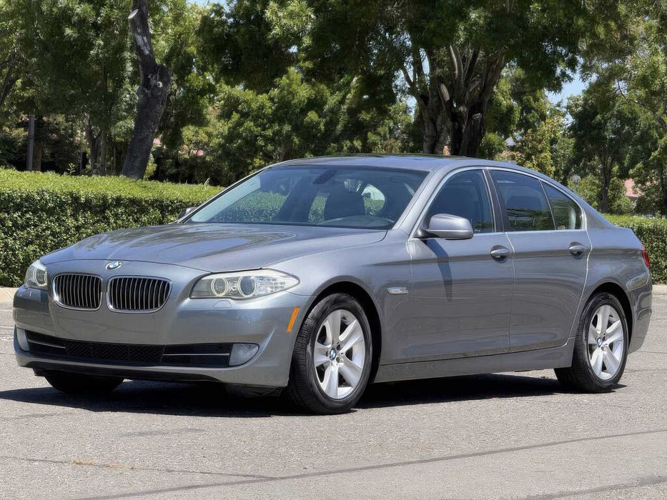 BMW 528i      2012