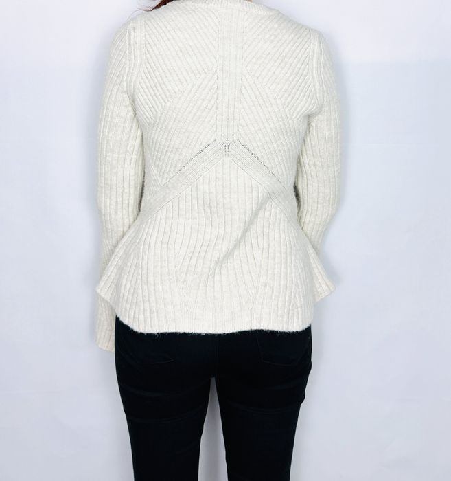 Ecru sweter z baskinką XXL 44