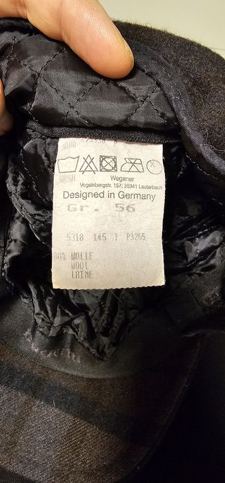 Bugatti wełniana zimowa czapka z daszkiem rozmiar 56 stan bardzo dobry