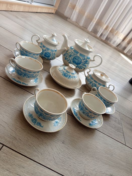 Чайний сервіз в гарному стані