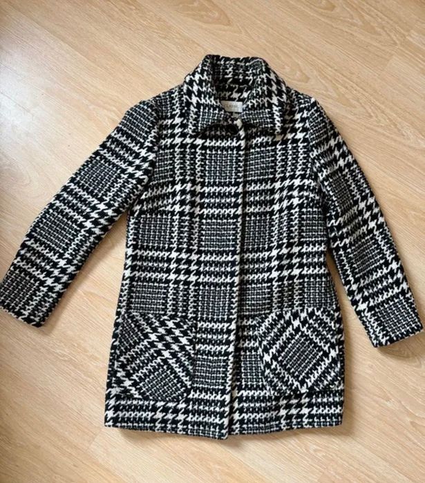 Віддам безкоштовно пальто жіноче