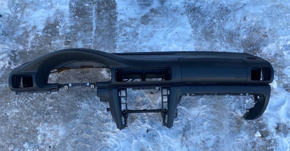 Торпеда , панель , консоль ,тунель , борода шкода суперб 1 , Skoda Sup