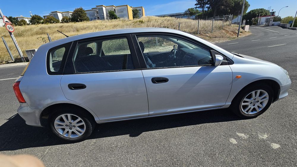Honda Civic 1.4 estimado poucos kms