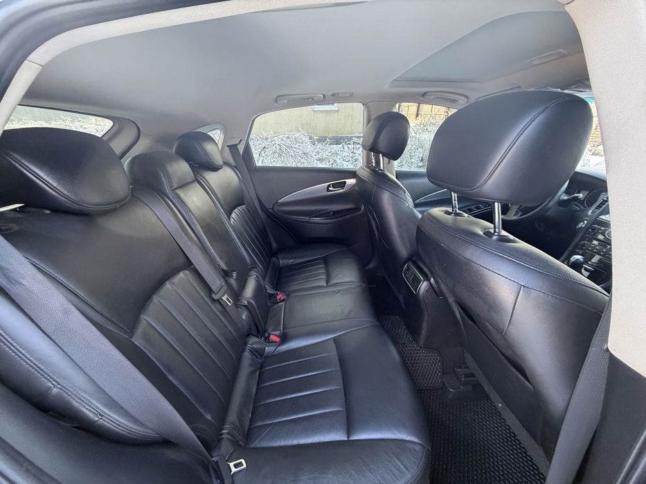 Продам Infinity EX35 AWD газ/бензин  максимальна ідеальний стан!