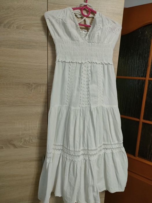 Biała sukienka na lato