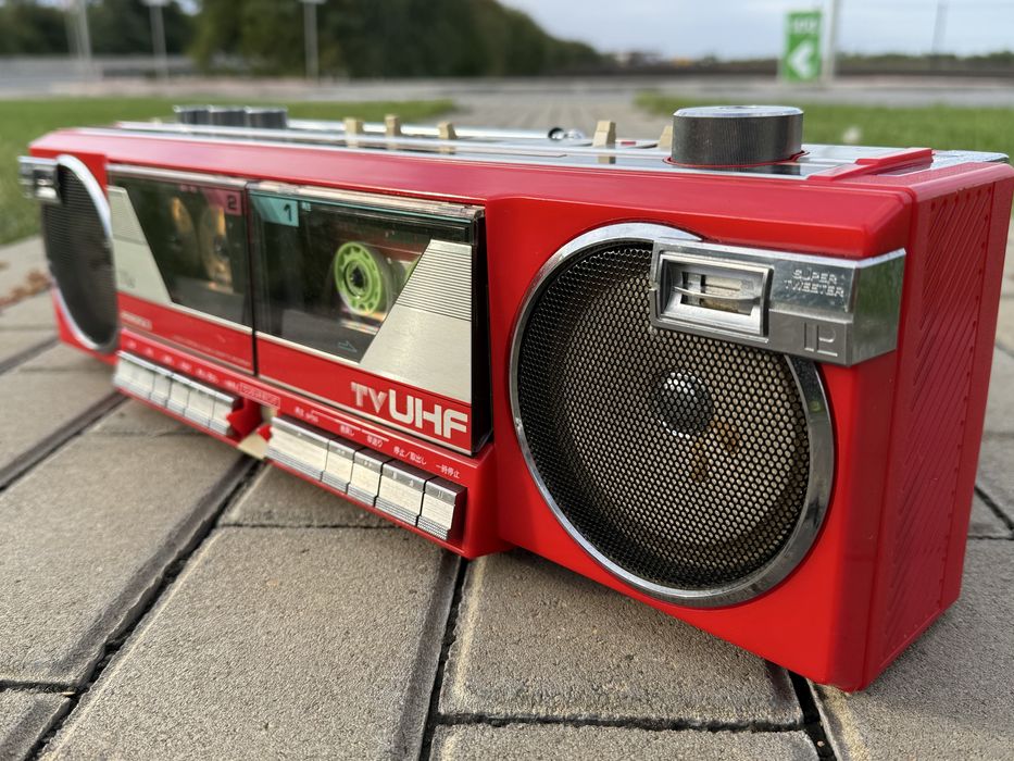 Продам  магнитолу HITACHI W4U