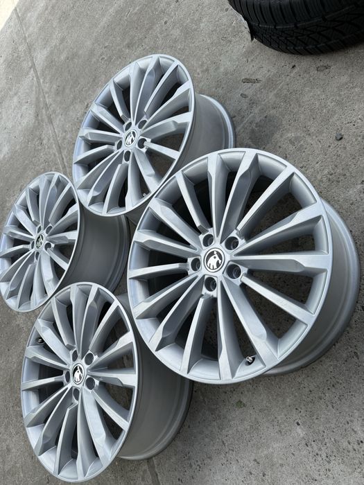 Диски 19 5.112 ЕТ44 8jx19H2 Skoda SuperB