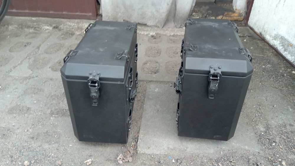 Kufry boczne ,skrzynki do motocykla lub samochodu