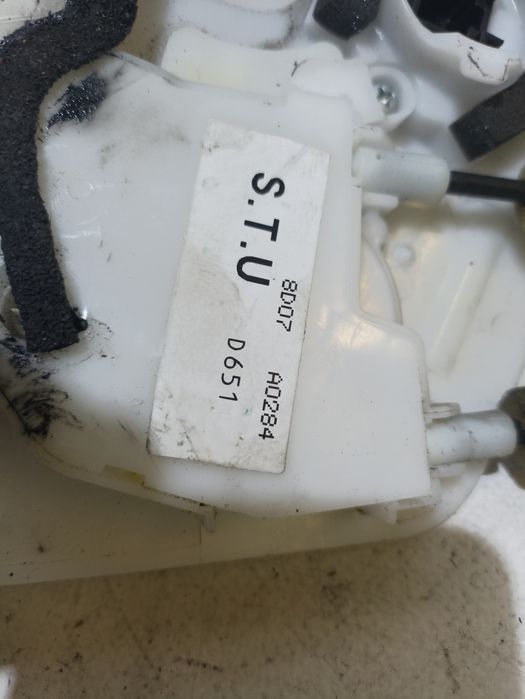 Fechadura / fecho porta trás esquerdo MAZDA 2 (DE)