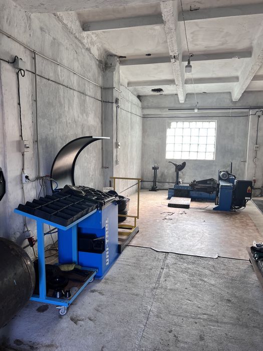 Комерційна нерухомість, заправка, шиномонтаж