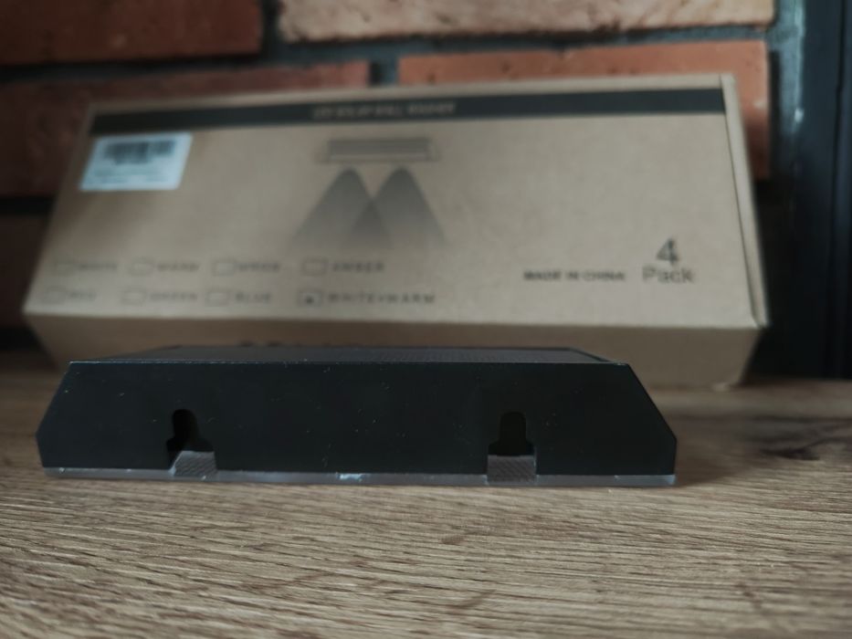 Zestaw 4 lampki solarne LED na płot ścianę ciepłe i zimne światło