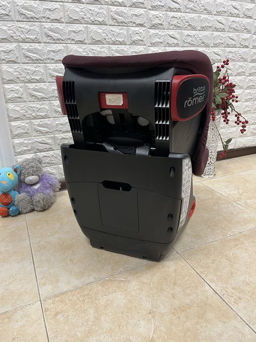 Автокрісло Britax Römer KING 2 Група 1 (9-18 кг)