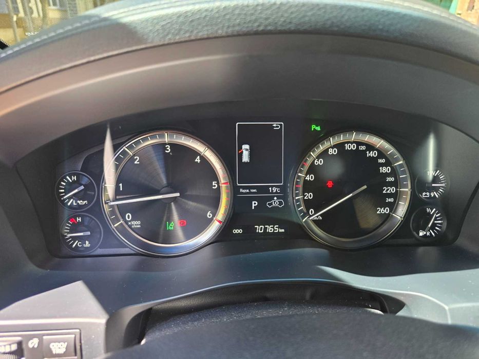 Продам LEXUS LX450