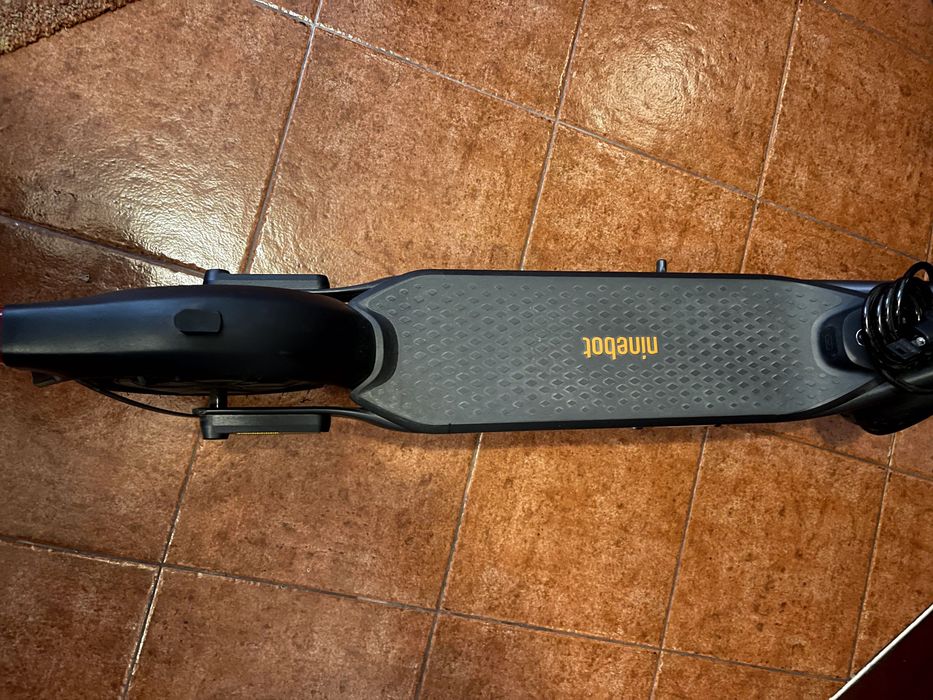 Segway Ninebot F2 Pro c/ Pouco Uso + Guiador Infantil