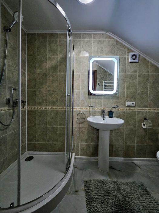 Будинки в Карпатах.  Котедж в Мигово