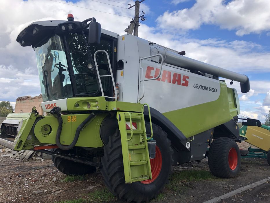 Комбайн Case 2388 та Claas Lexion 560