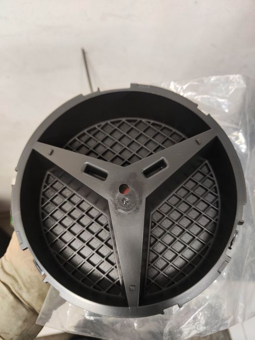 Grelha de suporte do emblema frontal
