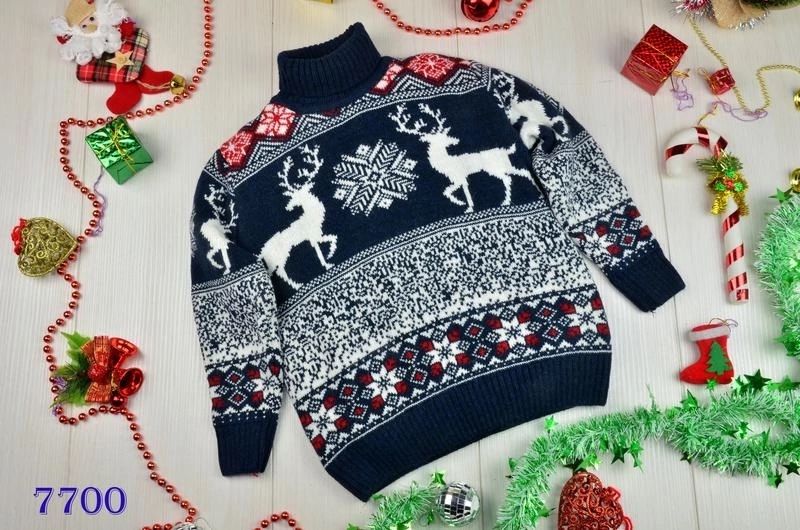 Светр в новорічній тематиці,високоі якості
