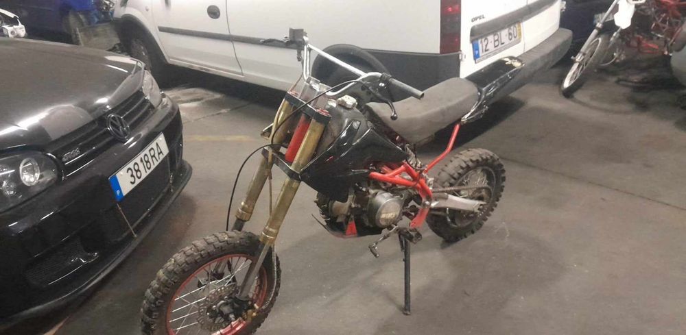 Vendo pit bike .